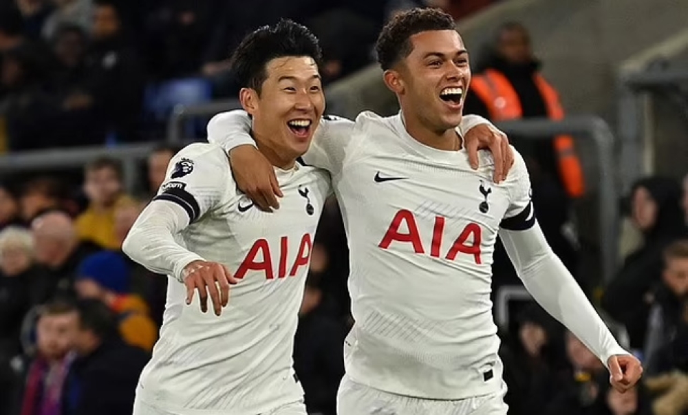 Kết quả Crystal Palace 1-2 Tottenham: Son lại giải cứu Gà trống